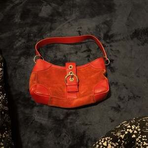 Cute Bath and Body Works Apple Bag Has one main...